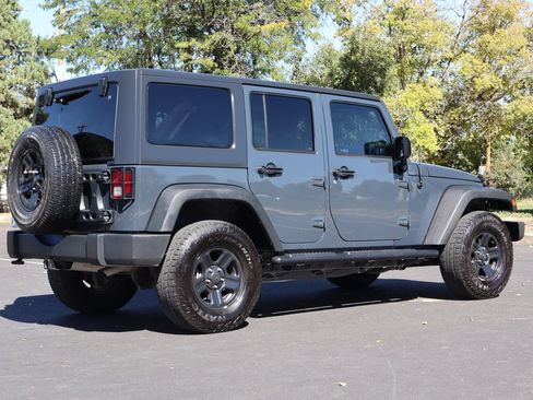 Used 2017 Jeep Wrangler Unlimited Sport w/ Max Tow Package AWD/4WD image 5