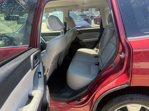 Used 2014 Subaru Forester 2.5i Touring AWD/4WD image 10