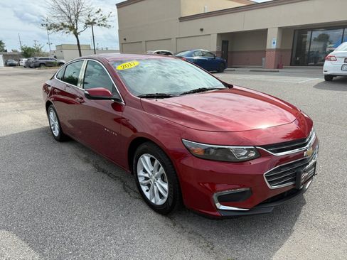 Used 2017 Chevrolet Malibu LT FWD image 5