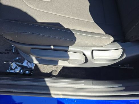 Used 2025 Hyundai Elantra Sport FWD image 12