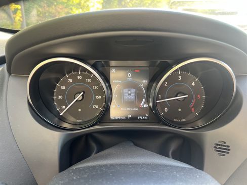 Used 2018 Jaguar F-PACE R-Sport image 13