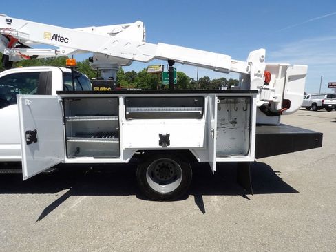 Used 2019 Ford F550 2WD Regular Cab Super Duty image 51