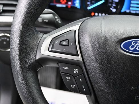 Used 2020 Ford Fusion SE image 18