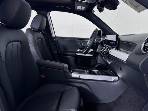 New 2026 Mercedes-Benz GLB 250 image 6