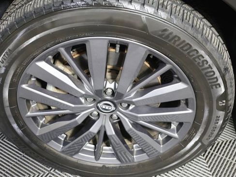 Used 2022 Nissan Pathfinder SL w/ SL Premium Package image 28