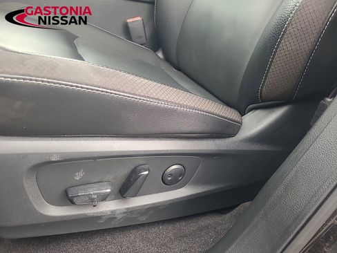 Used 2024 Nissan Pathfinder SL w/ SL Premium Package image 30