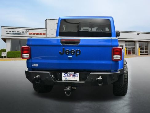 Used 2024 Jeep Gladiator Sport AWD/4WD image 4