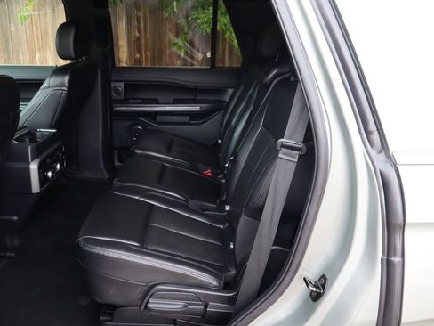 Used 2019 Ford Expedition XLT w/ Equipment Group 202A AWD/4WD image 20