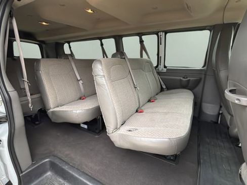 Used 2024 Chevrolet Express 3500 LT w/ LT Preferred Equipment Group image 18