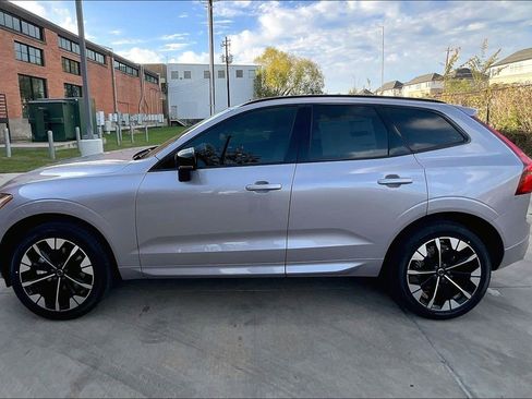 New 2026 Volvo XC60 B5 Plus w/ Protection Package Premier AWD/4WD image 21