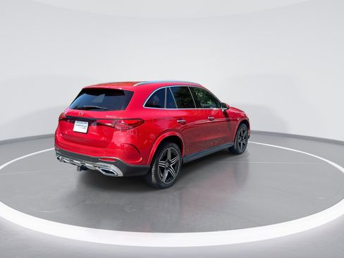 Used 2024 Mercedes-Benz GLC 300 4MATIC image 9