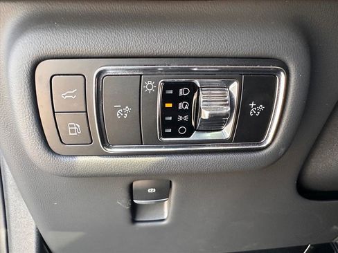 Used 2025 Lincoln Nautilus Premier w/ Equipment Group 102A image 20