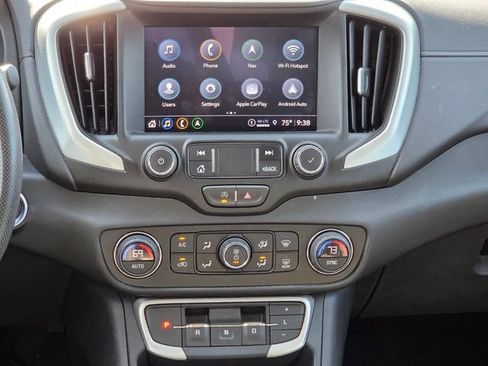 Used 2022 GMC Terrain SLE w/ Driver Convenience Package FWD image 11