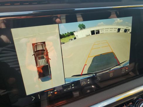 Used 2024 GMC Sierra 1500 AT4 w/ Technology Package image 23