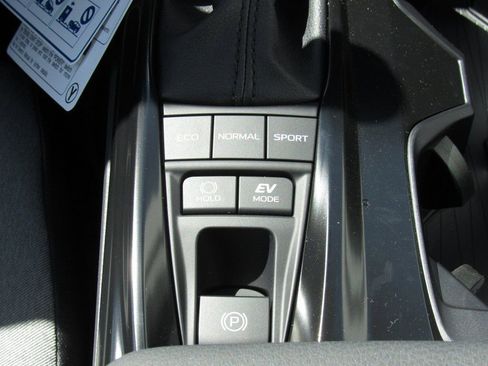 New 2025 Toyota Camry LE w/ Convenience Package image 29