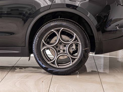 New 2025 Alfa Romeo Stelvio Sprint image 7