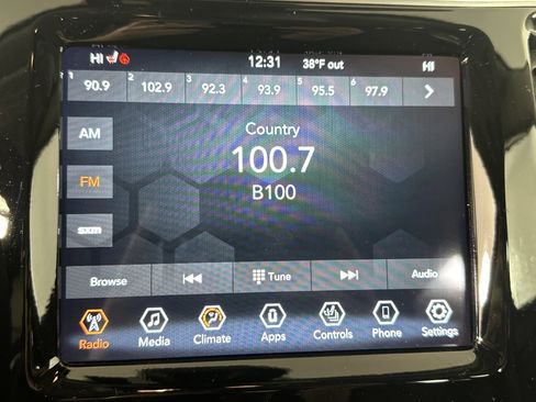 Used 2022 Jeep Cherokee Limited image 19