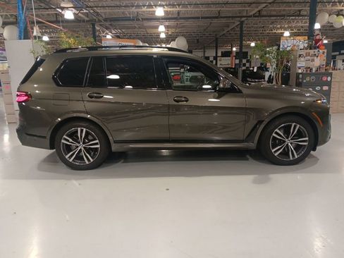 Certified 2024 BMW X7 xDrive40i w/ M Sport Package AWD/4WD image 5