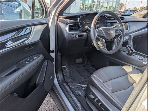 Used 2025 Cadillac XT5 Premium Luxury image 6