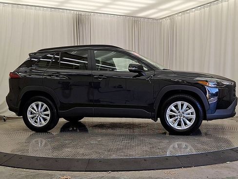 Certified 2026 Toyota Corolla Cross LE AWD/4WD image 6