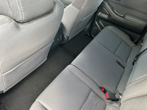 Used 2022 Nissan Frontier SV image 16