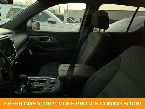 Used 2022 Chevrolet Traverse LT image 8