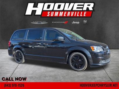 Used 2020 Dodge Grand Caravan SE w/ UConnect Hands-Free Group