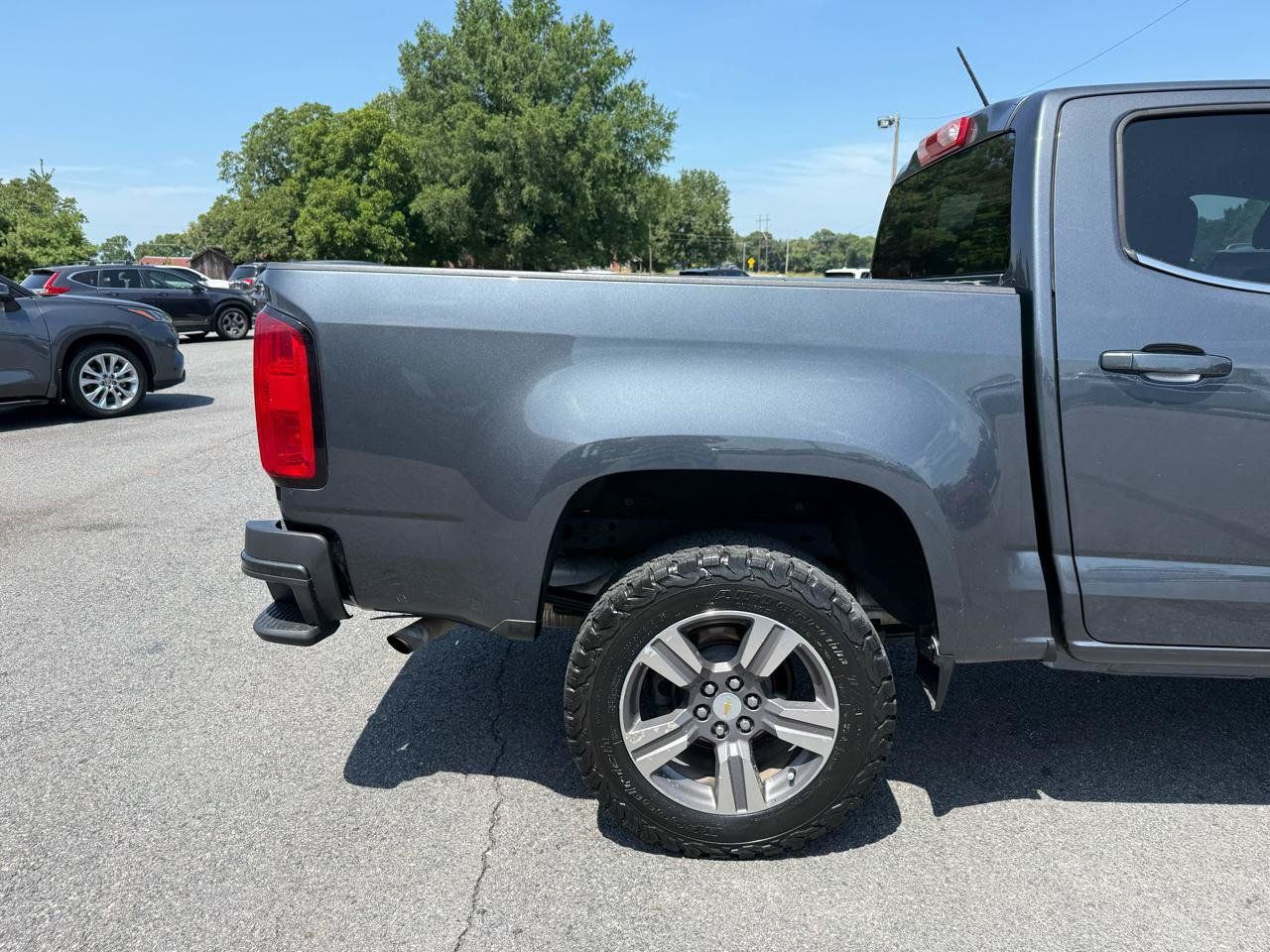 Used 2017 Chevrolet Colorado LT RWD image 34
