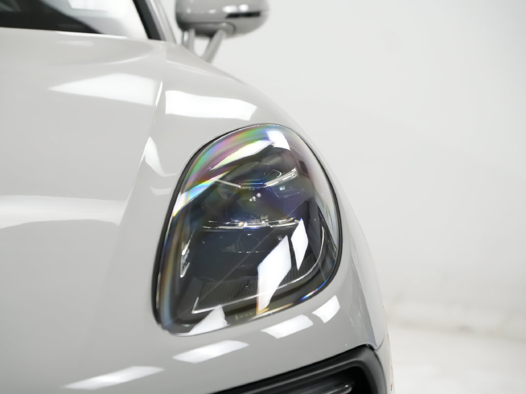 Used 2026 Porsche Macan AWD/4WD image 8