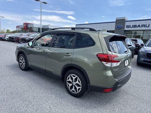 Used 2021 Subaru Forester Premium AWD/4WD image 23