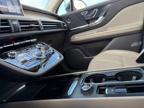 Used 2020 Lincoln Corsair Reserve w/ Equipment Group 201A image 18