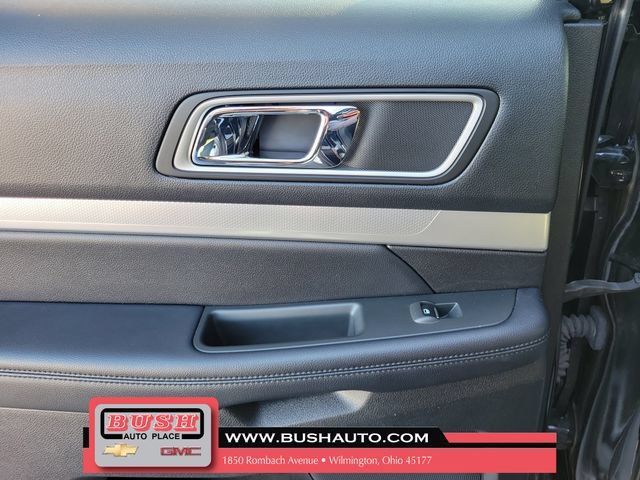 Used 2017 Ford Explorer XLT AWD/4WD image 12