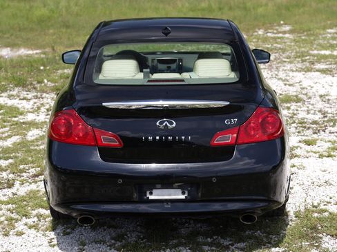 Used 2011 INFINITI G37 Journey w/ Premium Pkg RWD image 9