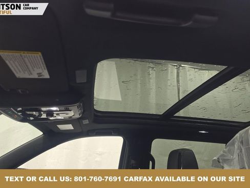 Used 2025 Cadillac Escalade ESV Sport image 2