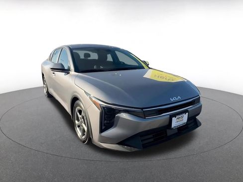 Used 2025 Kia K4 LXS image 3