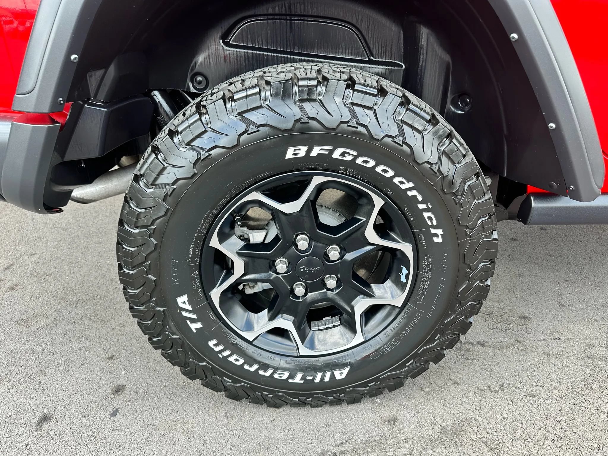 Used 2021 Jeep Wrangler Unlimited Rubicon 4xe w/ Cold Weather Group AWD/4WD image 16