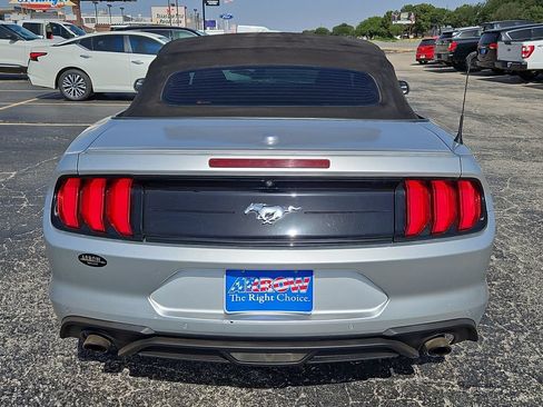Used 2018 Ford Mustang Premium RWD image 9