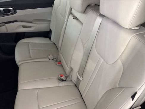 Certified 2025 Kia Sorento S AWD/4WD image 26