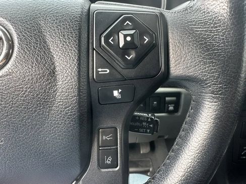 Used 2020 Toyota Sequoia Platinum RWD image 27