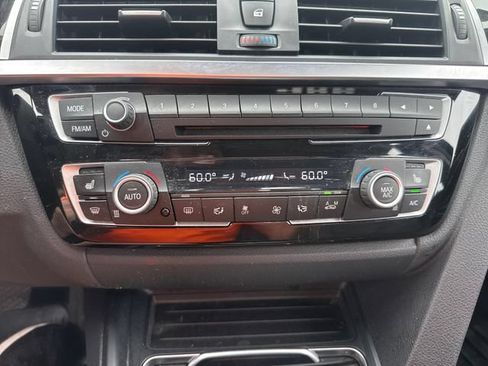 Used 2018 BMW 320i xDrive Sedan AWD/4WD image 28