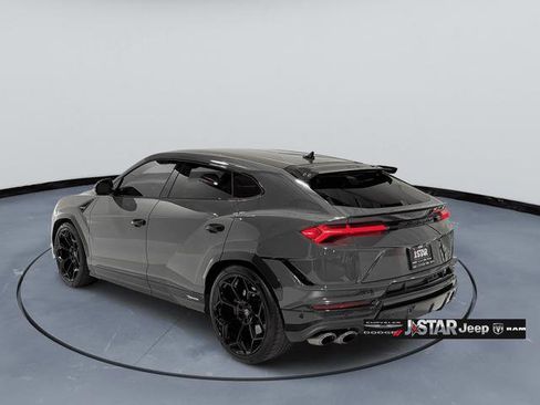 Used 2023 Lamborghini Urus Performante image 3