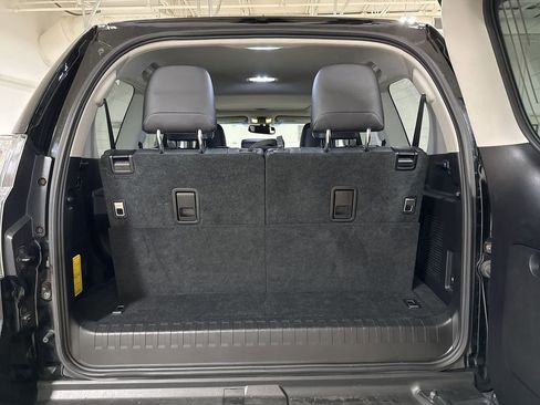 Used 2014 Lexus GX 460 w/ Premium Package image 26