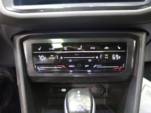 Used 2022 Volkswagen Tiguan SE R-Line AWD/4WD image 16