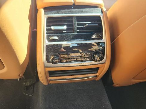 Used 2022 BMW 750i xDrive w/ Executive Package image 23