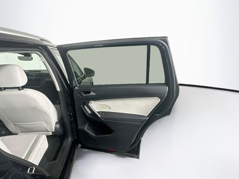 Used 2021 Volkswagen Tiguan SEL FWD image 29