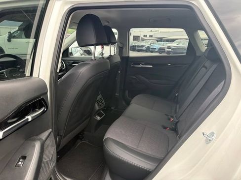 Used 2025 Kia Seltos S FWD image 11