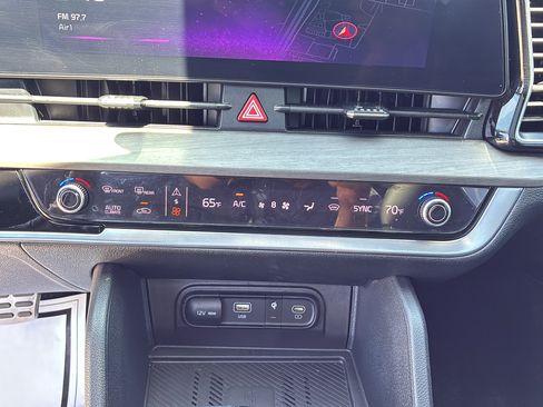 Used 2025 Kia Sportage X-Pro Prestige AWD/4WD image 31