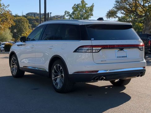 New 2026 Lincoln Aviator 2WD image 5