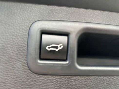 Used 2023 Toyota Highlander LE FWD image 13