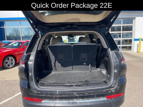 Used 2022 Jeep Grand Cherokee L Limited AWD/4WD image 9